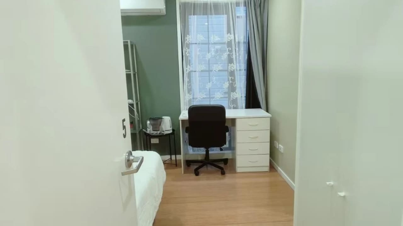 Furnished room studio flat for rent