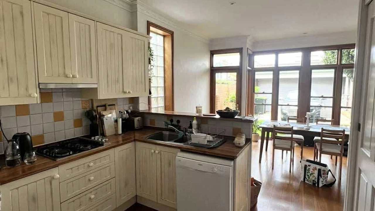 Unfurnished room in a share house