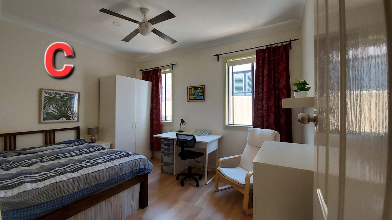 Furnished room in a flatshare