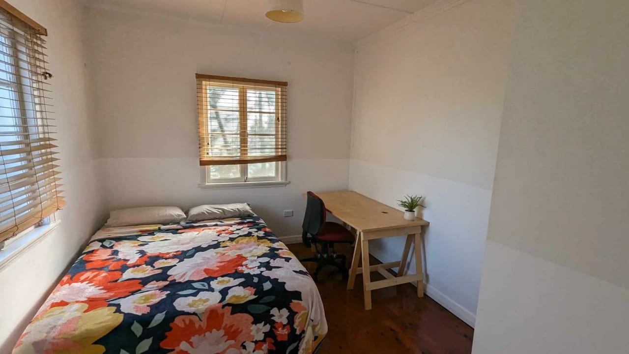 Furnished room in a share house