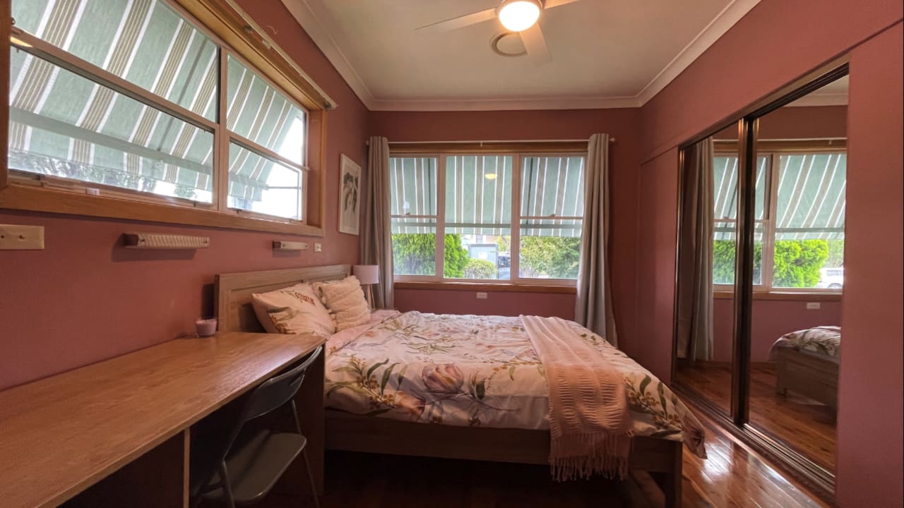 Furnished room in a share house