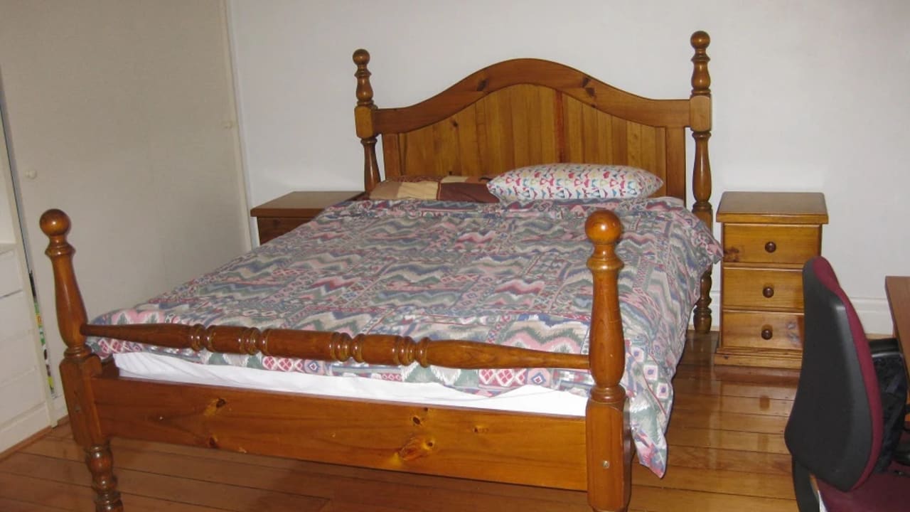 Furnished room in a share house