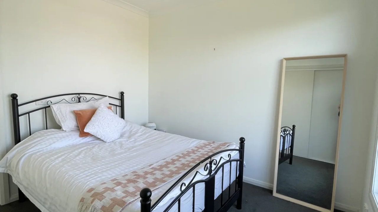 Room with ensuite in a share house
