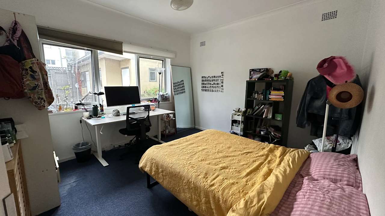 Furnished room in a share house