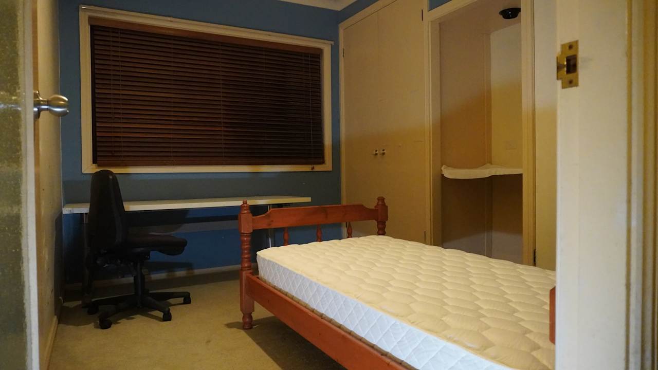 Room in a share house