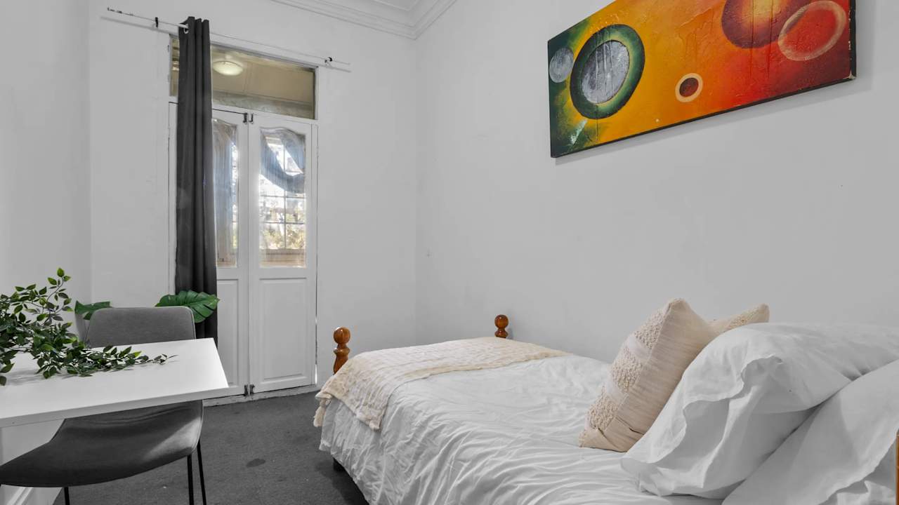 Furnished room in a share house
