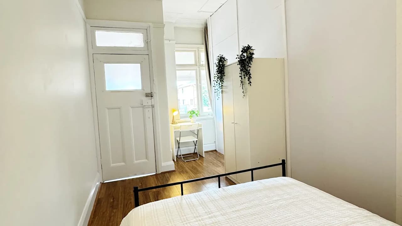 Furnished room in a share house