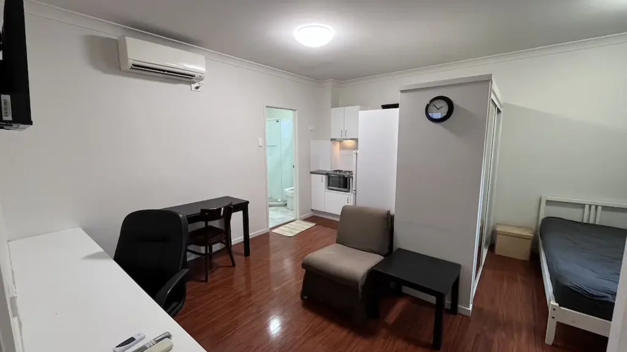 Furnished room studio flat for rent