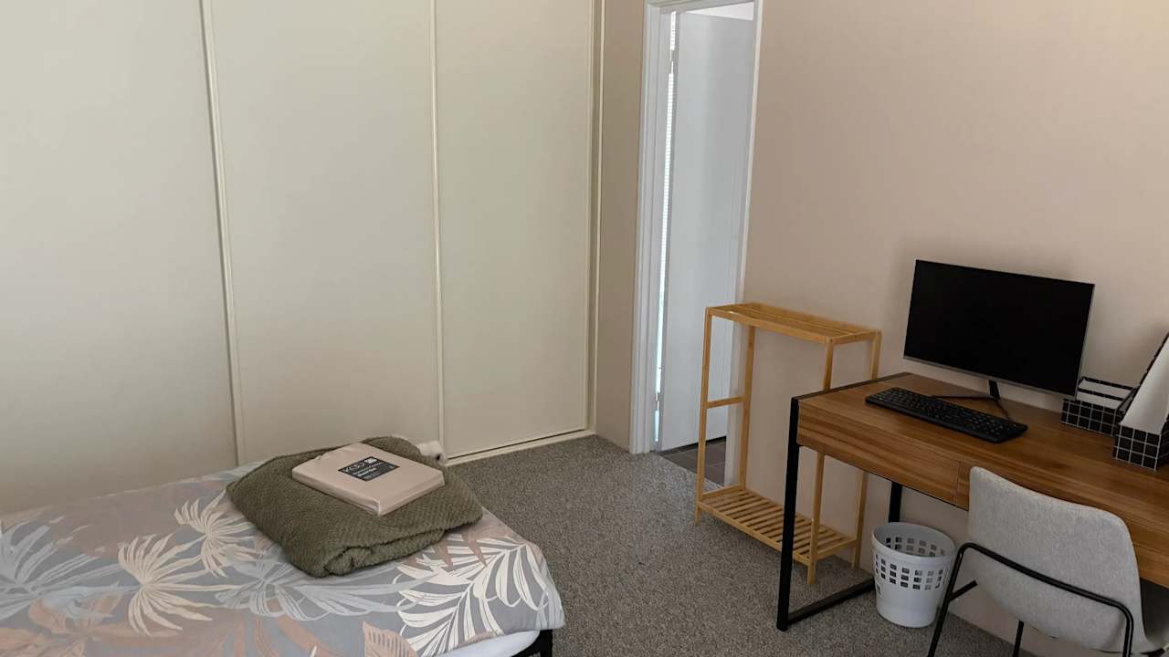 Room in a share house