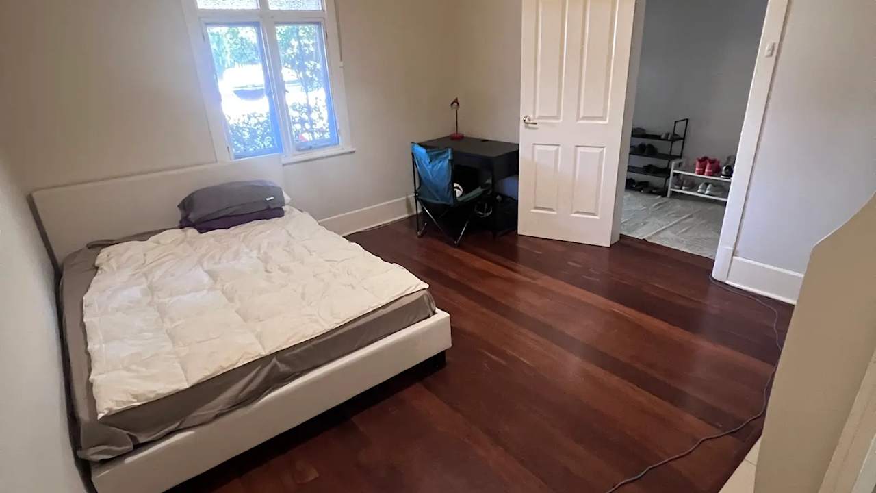 Room in a share house