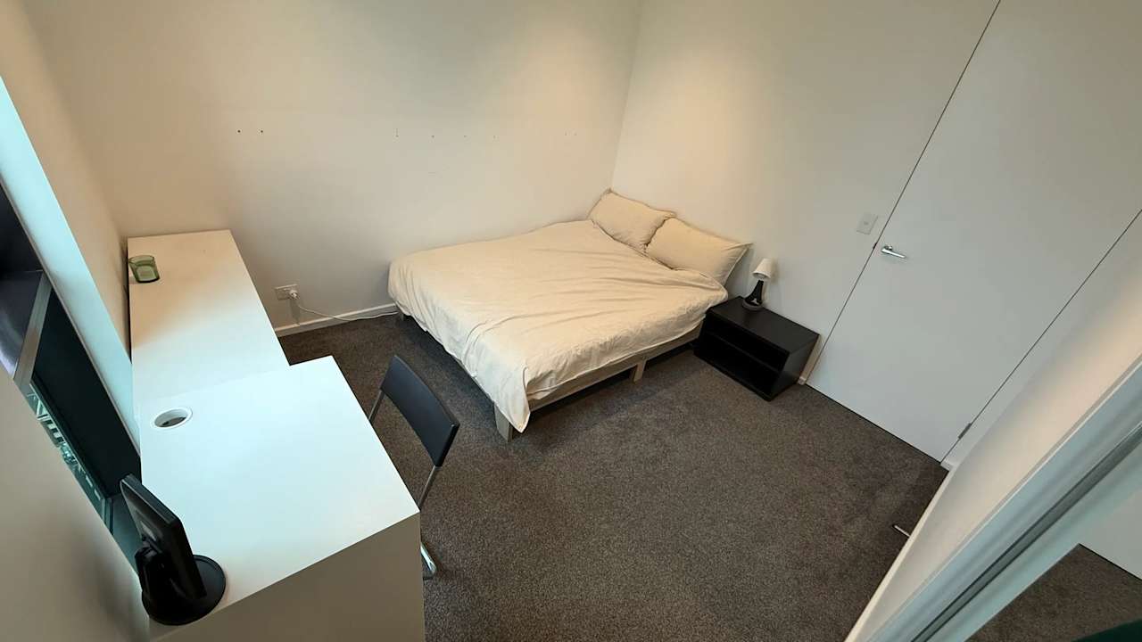 Furnished room with ensuite in a flatshare