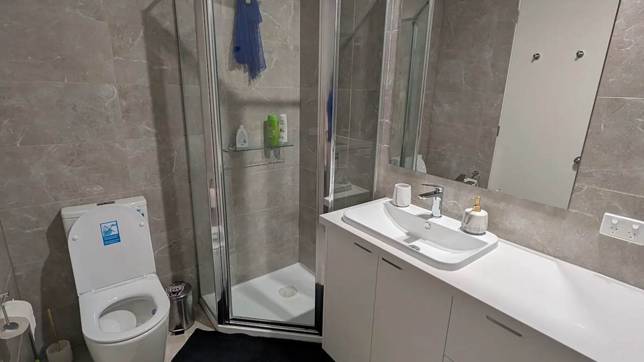 Furnished room with own bathroom