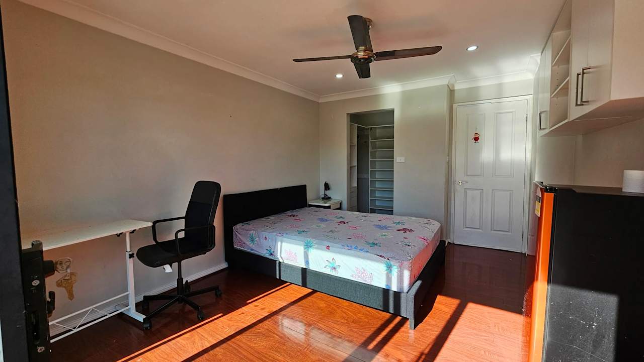 Furnished room with own bathroom