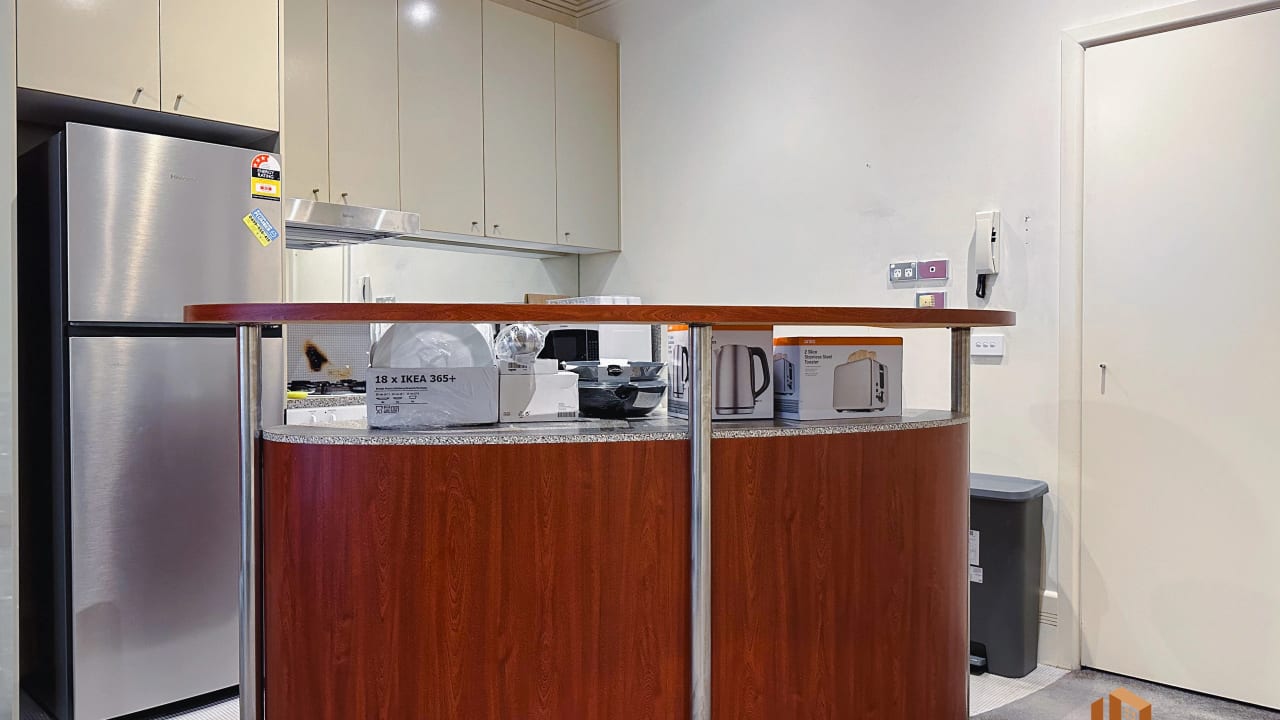 Furnished room in a flatshare