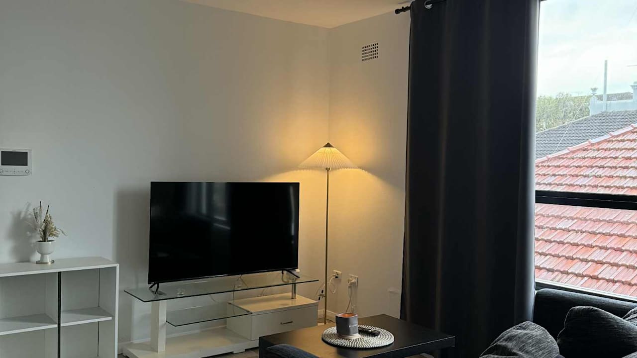 Furnished room with ensuite in a flatshare