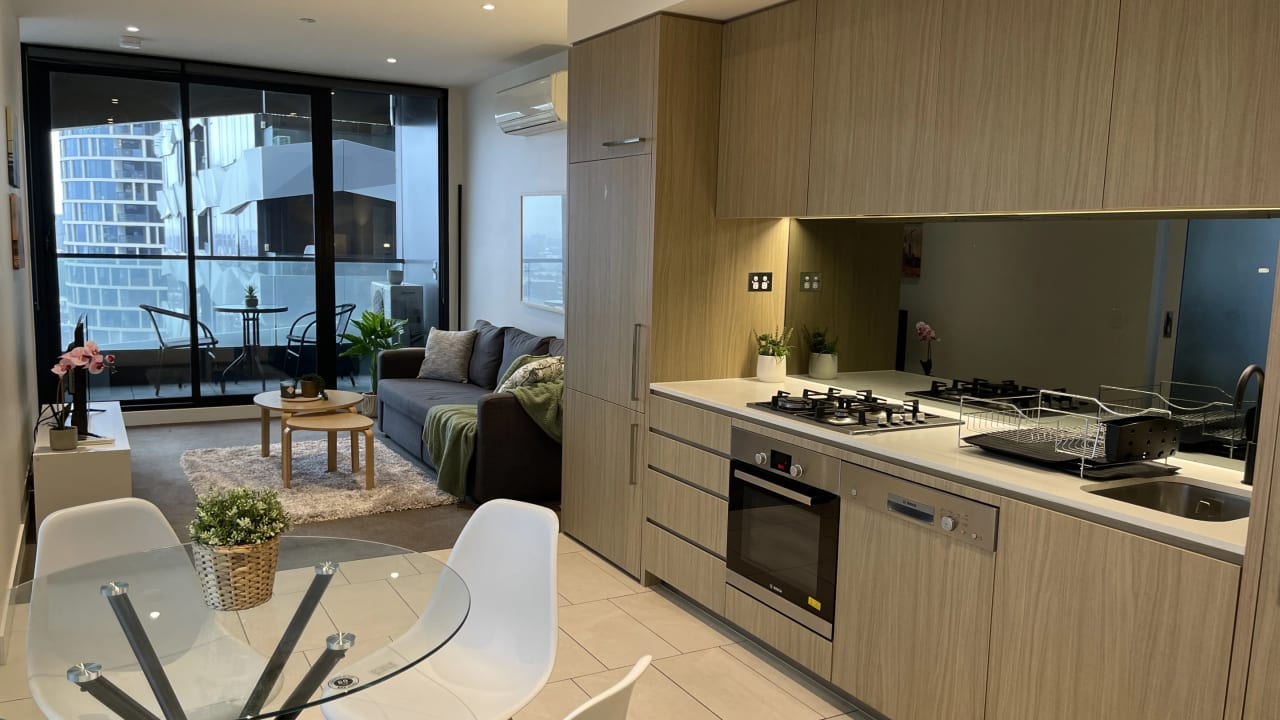 Furnished room with ensuite in a flatshare