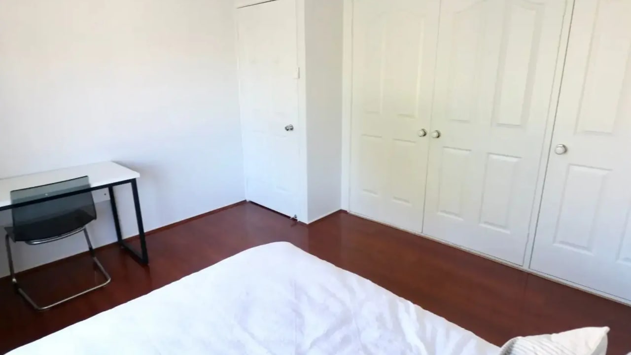 Room in a share house