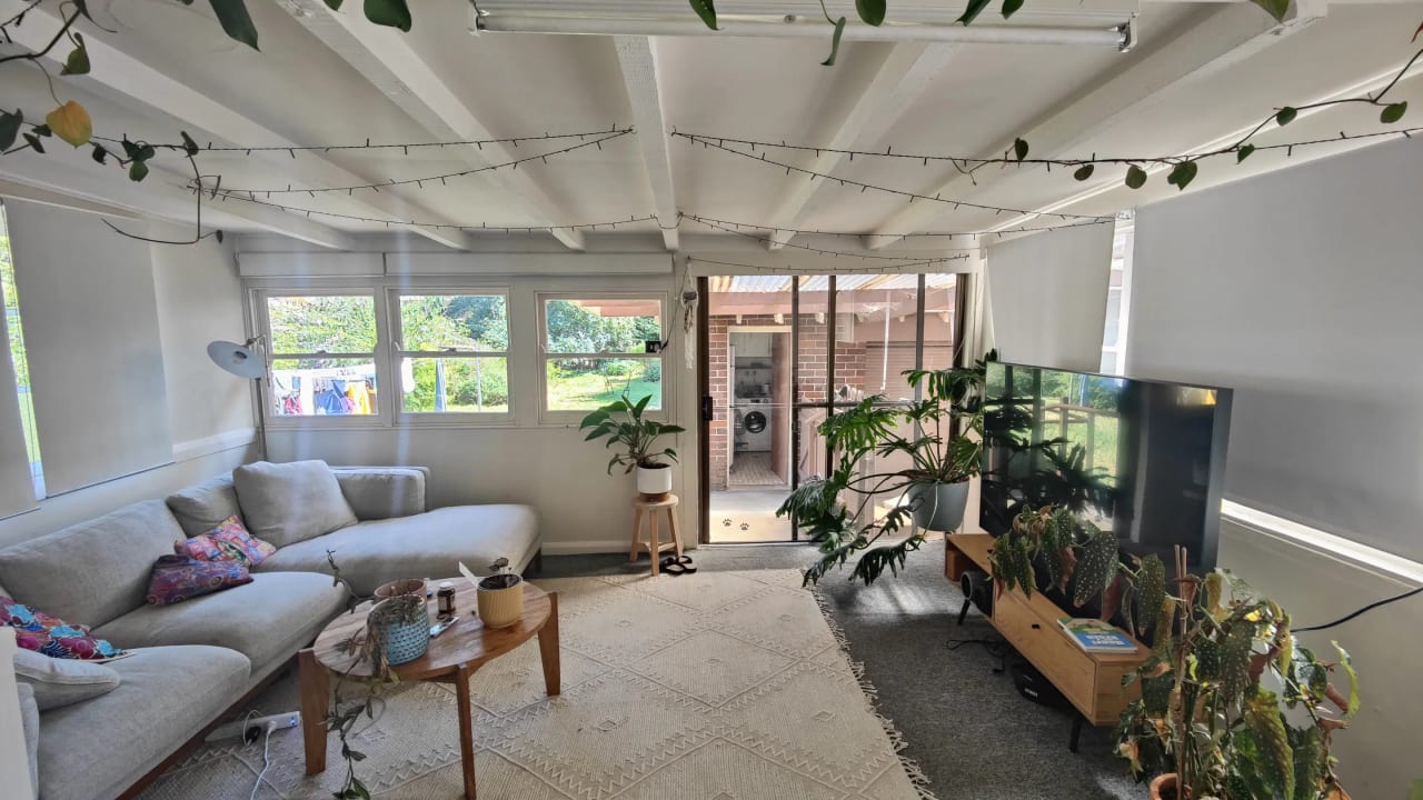 Room in a share house