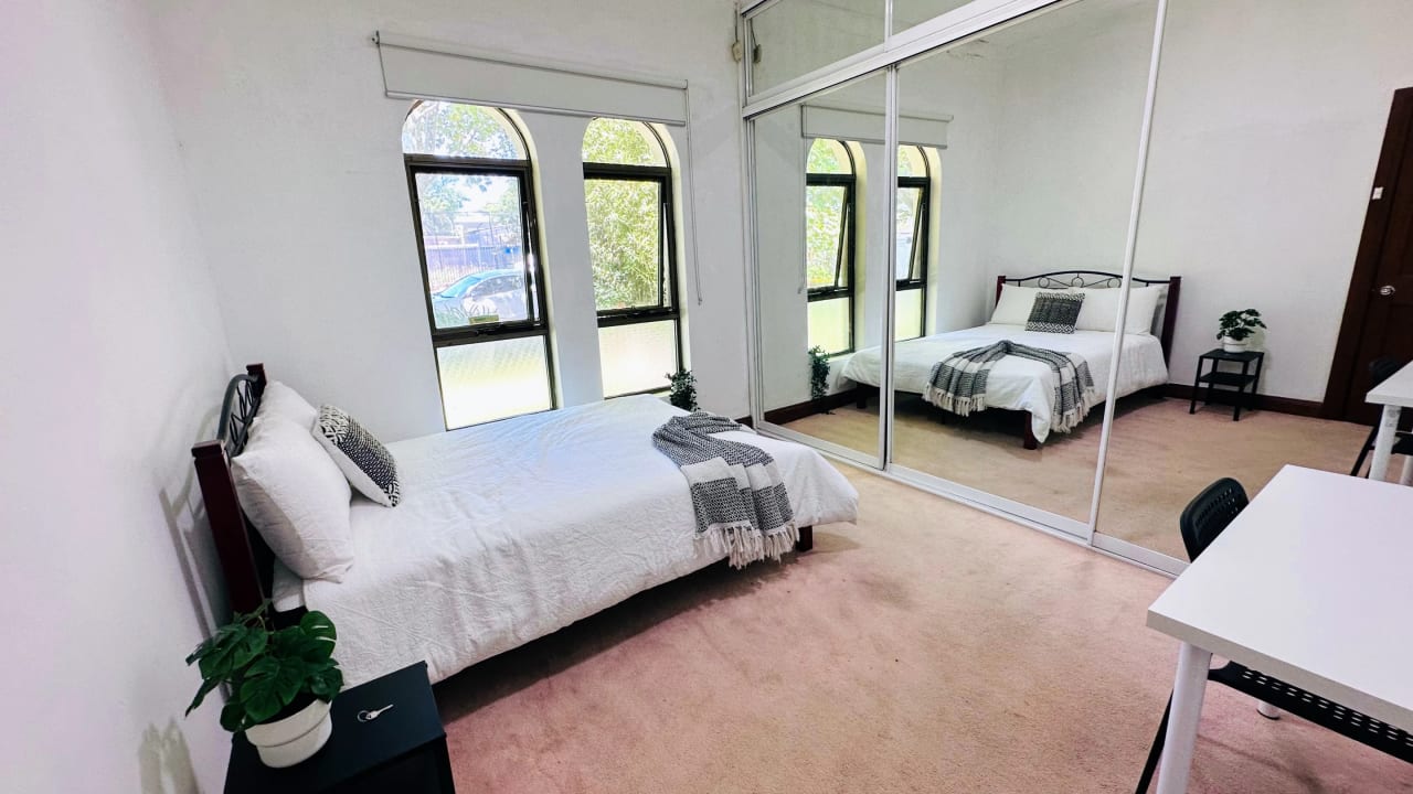 Furnished room in a share house