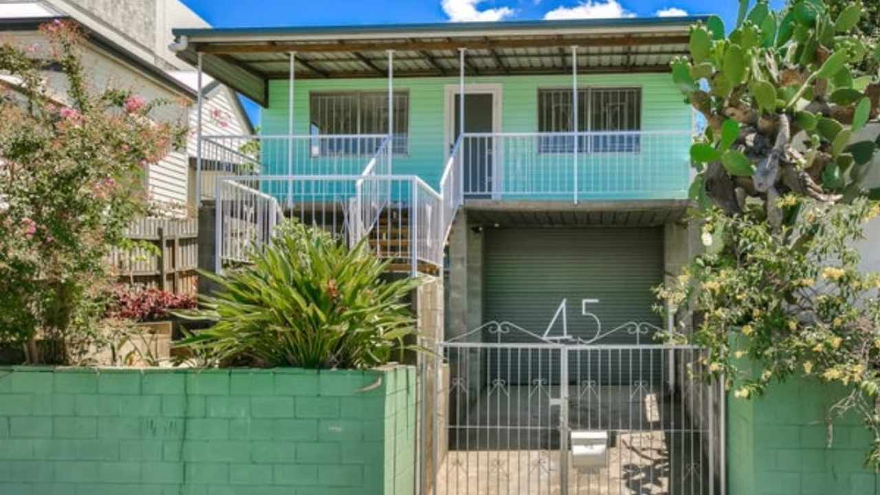 Room in a share house