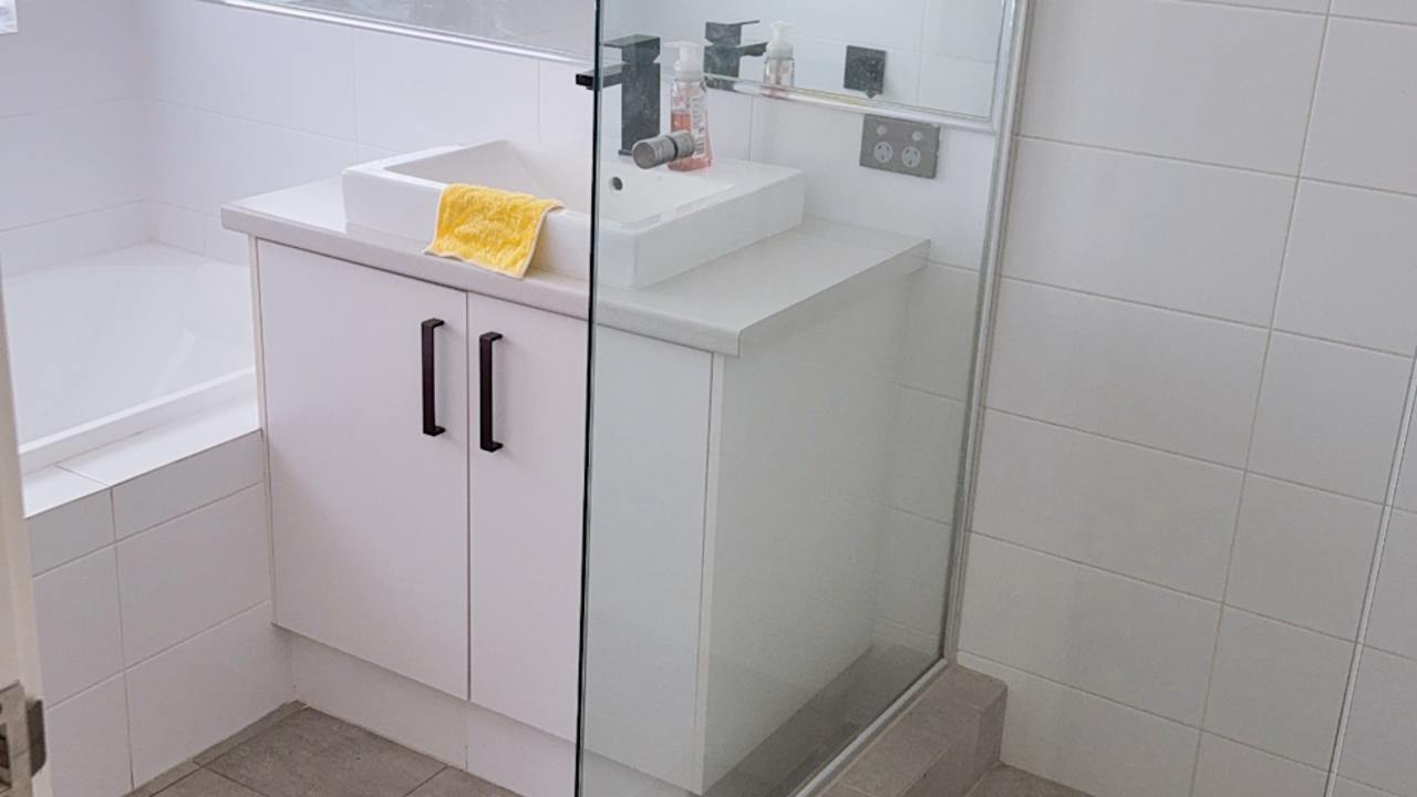 Room in a share house