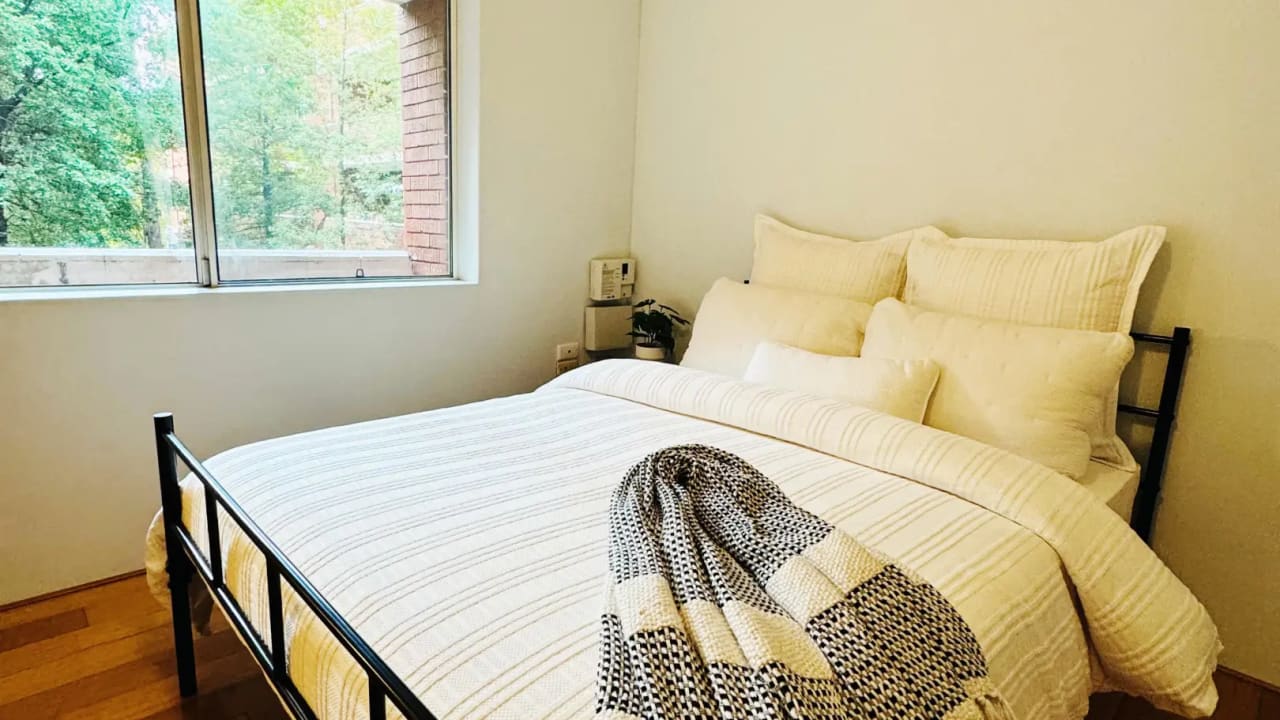 Furnished room in a flatshare