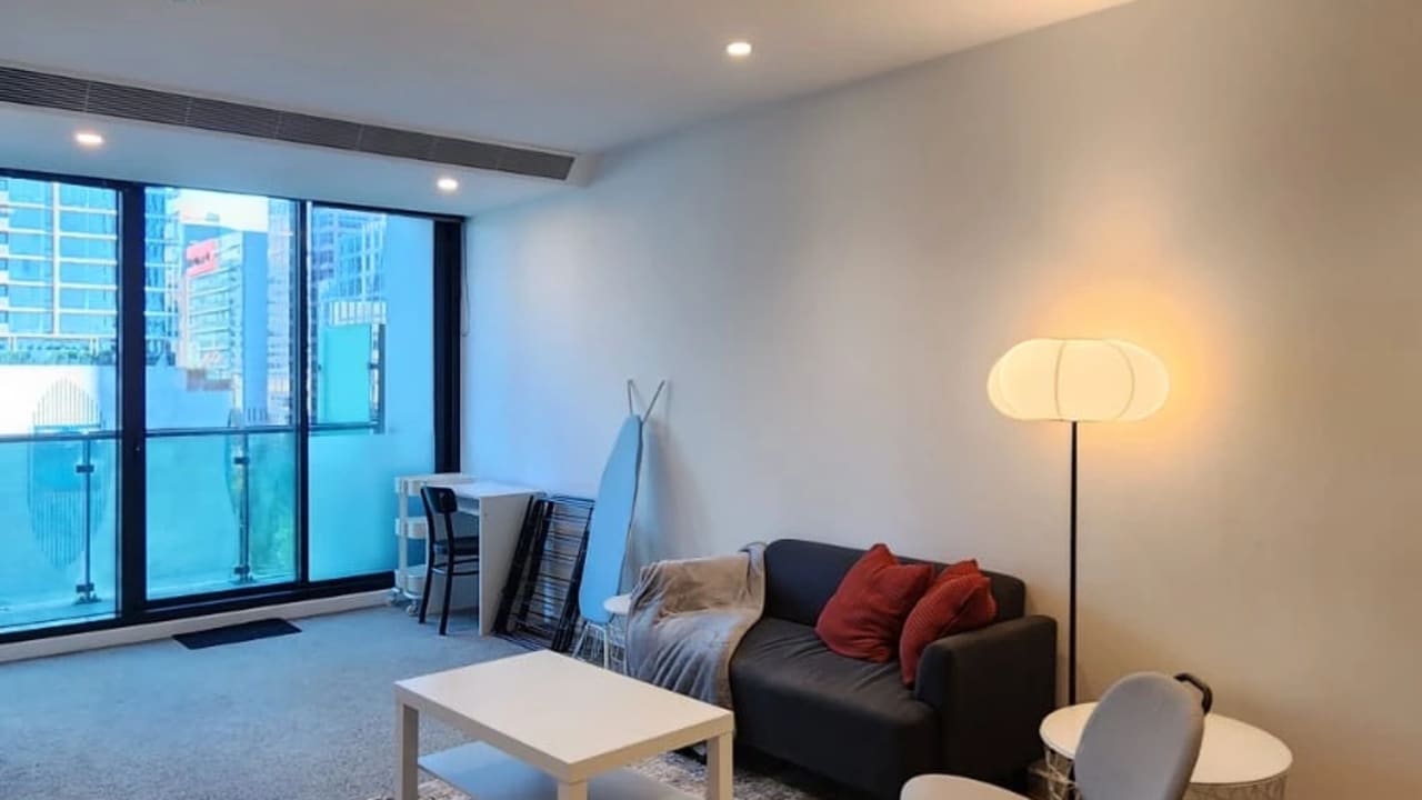 Furnished room with ensuite in a flatshare
