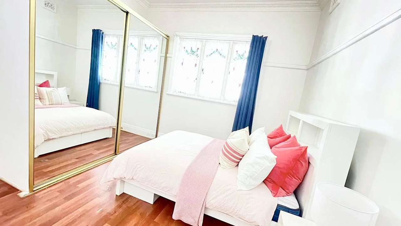 Room in a share house