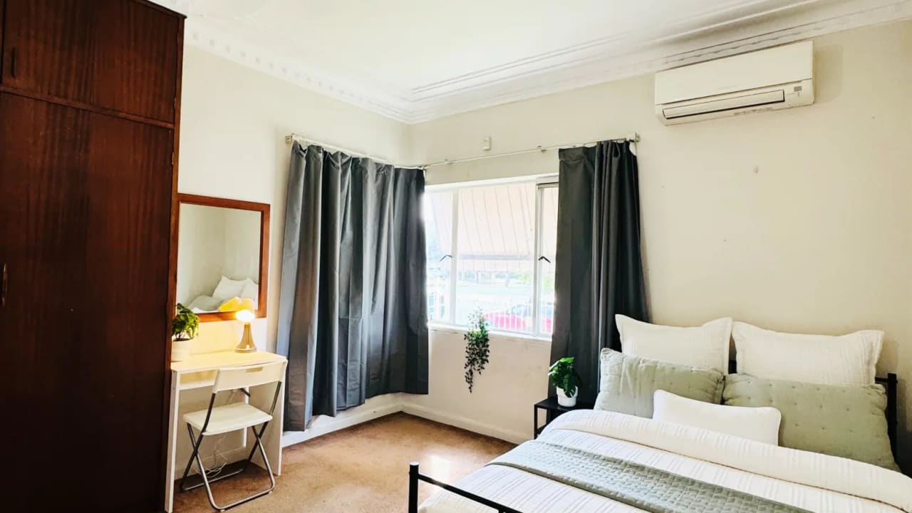 Furnished room in a share house