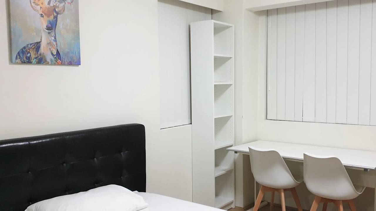 Furnished room in a flatshare