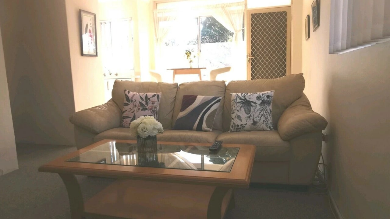 Furnished room in a flatshare