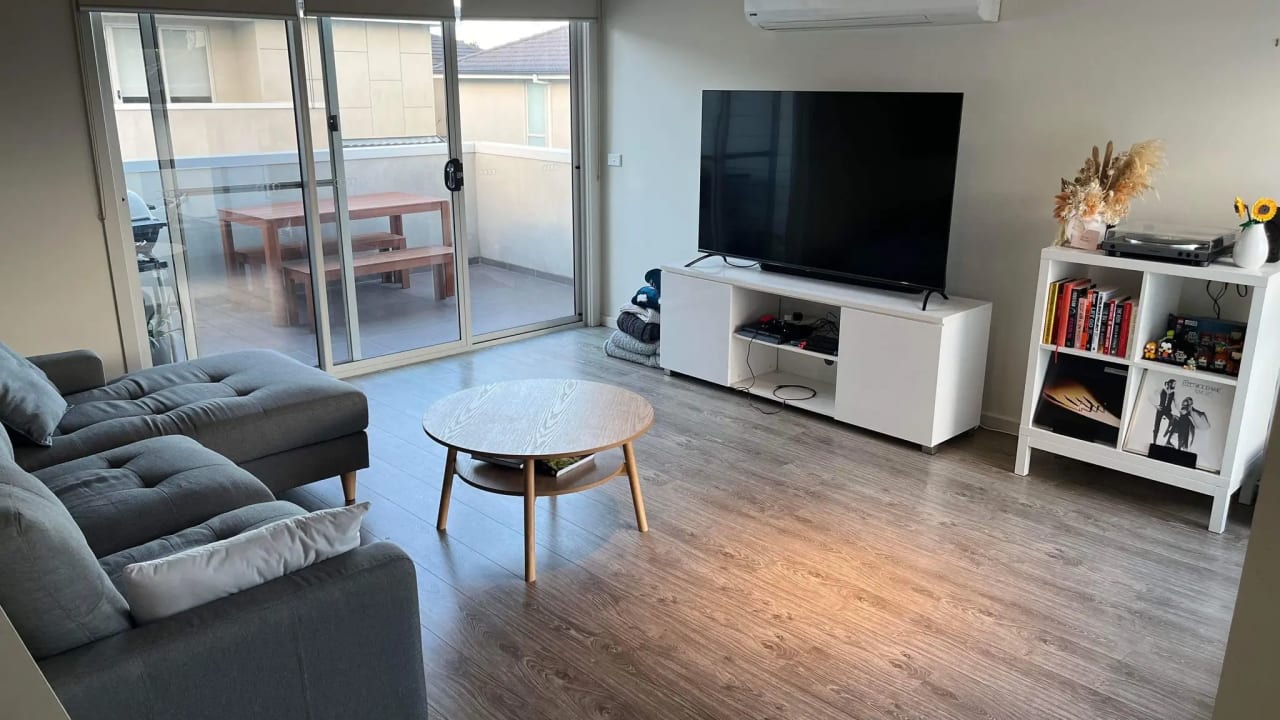Unfurnished room in a share house