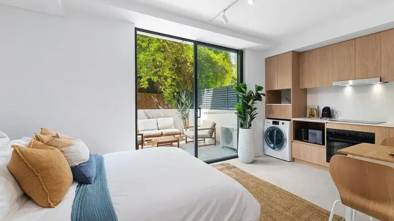 Room studio flat for rent