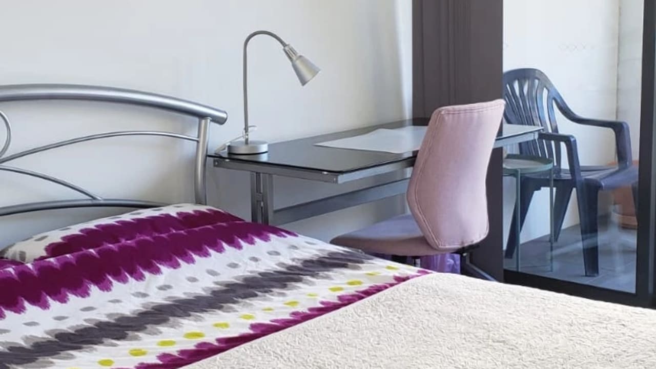 Furnished room with ensuite in a flatshare