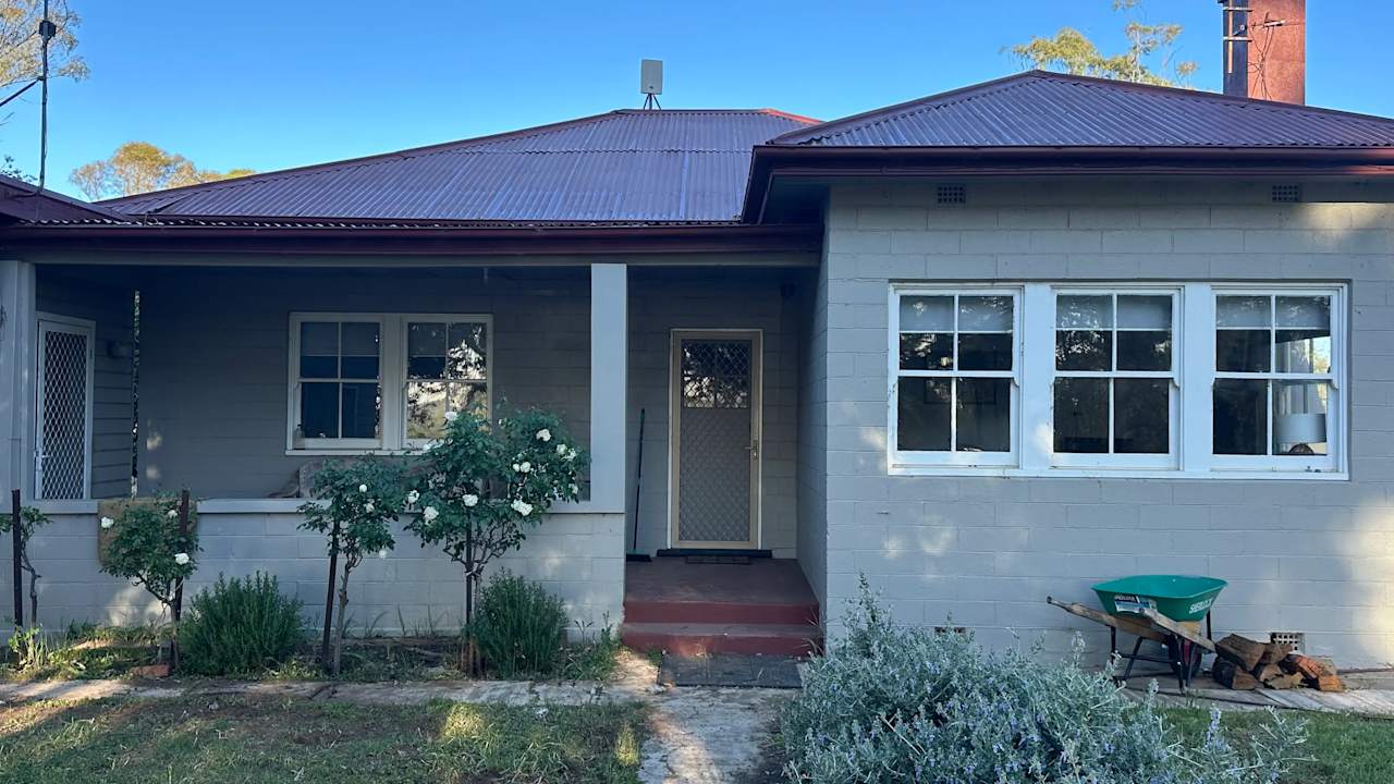 Whole property with 2 rooms for rent