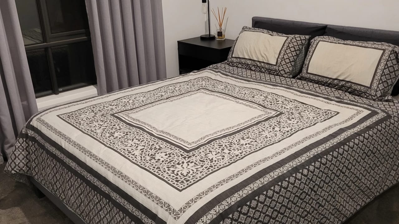 Room in a share house