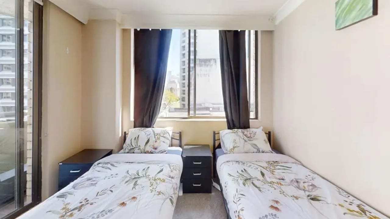 Furnished room in a flatshare
