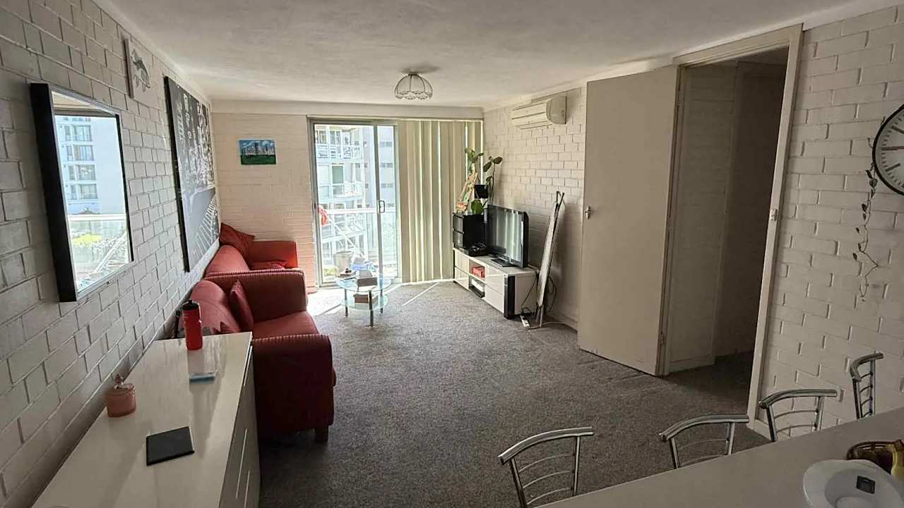 Furnished room in a flatshare