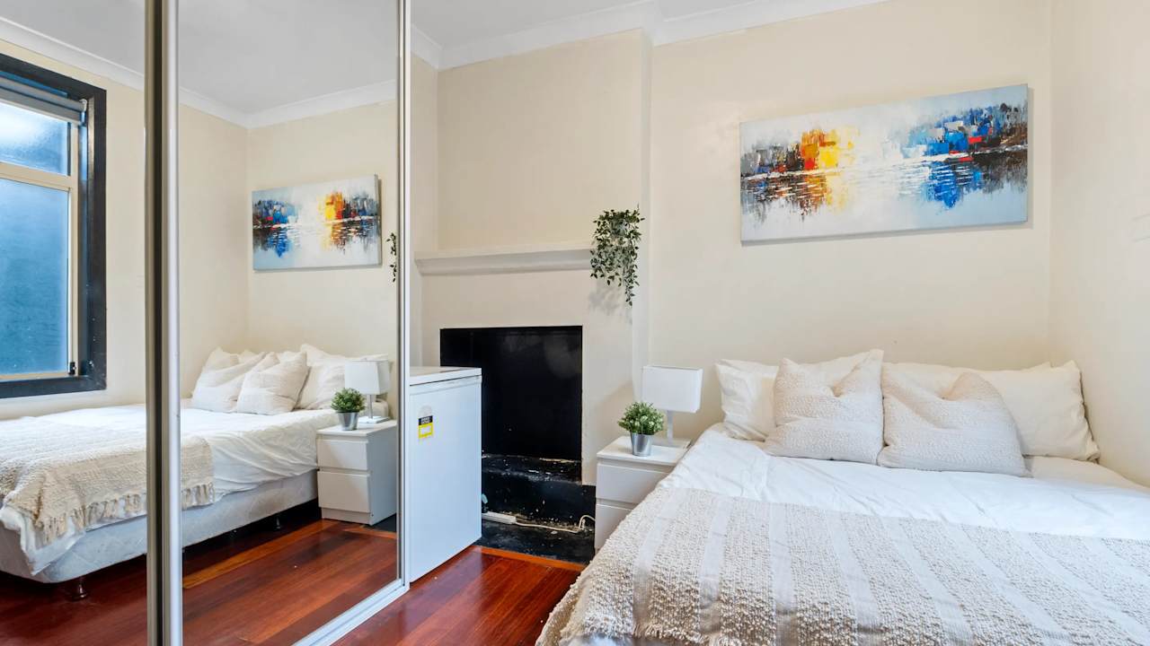 Furnished room in a share house