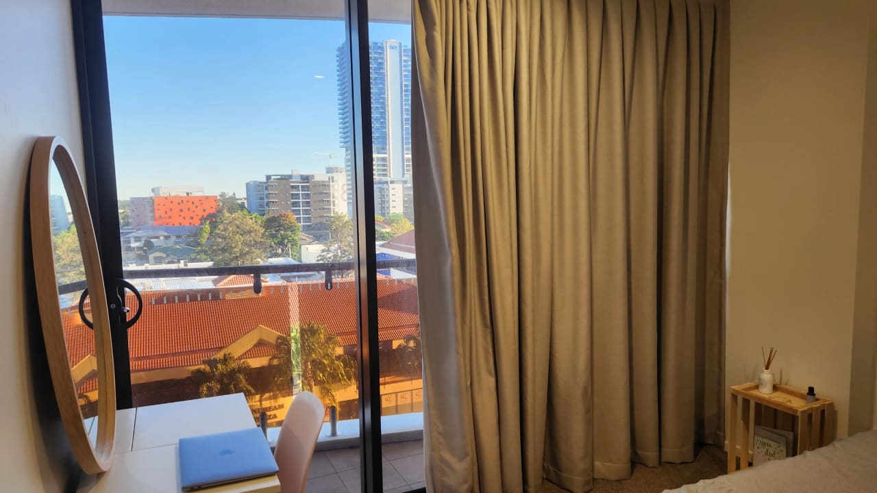 Furnished room with ensuite in a flatshare