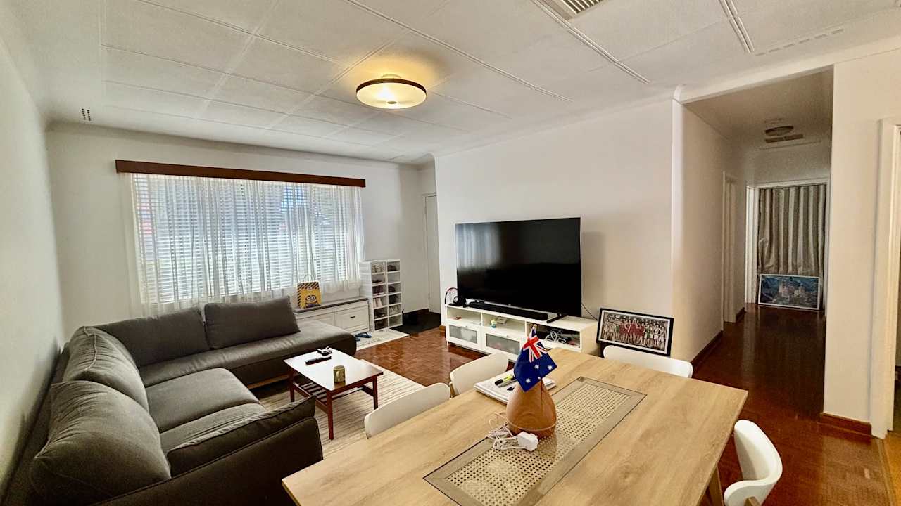 Whole property with 2 rooms for rent