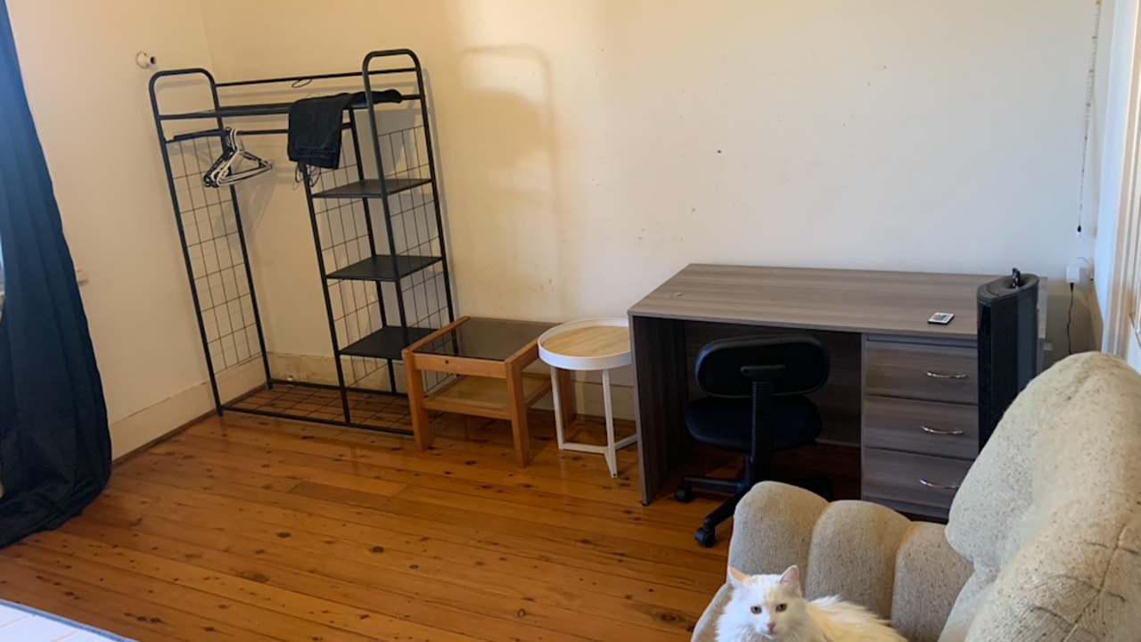 Furnished room in a share house