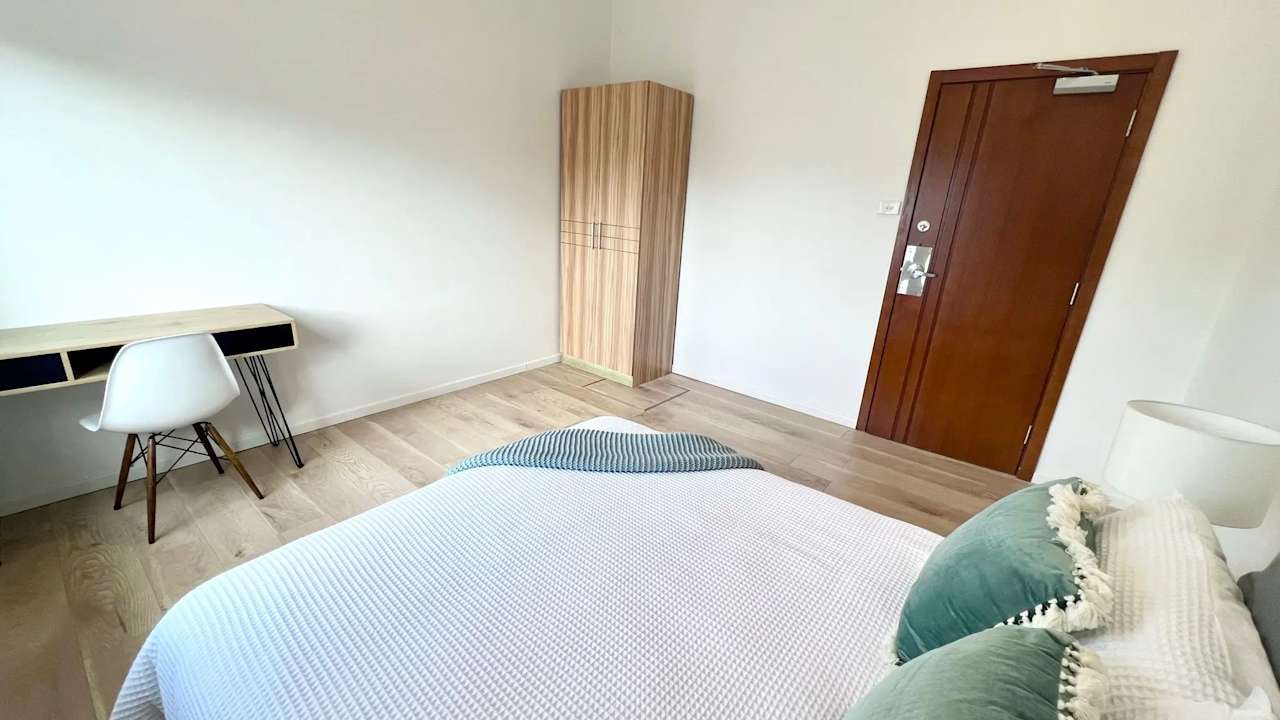 Room in a share house