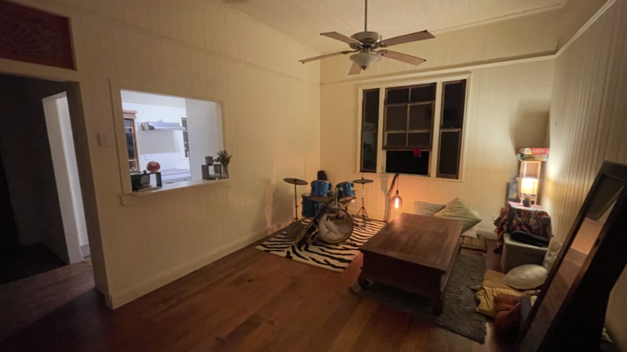Room in a share house