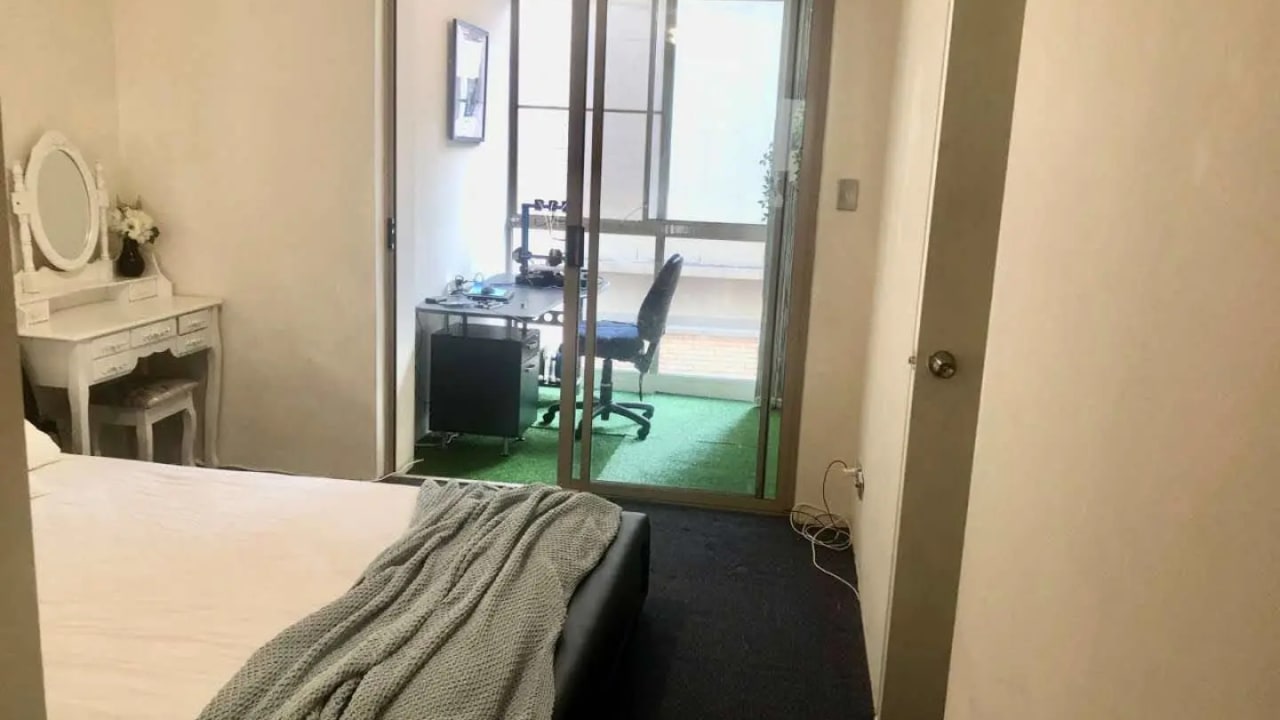 Furnished room with ensuite in a flatshare