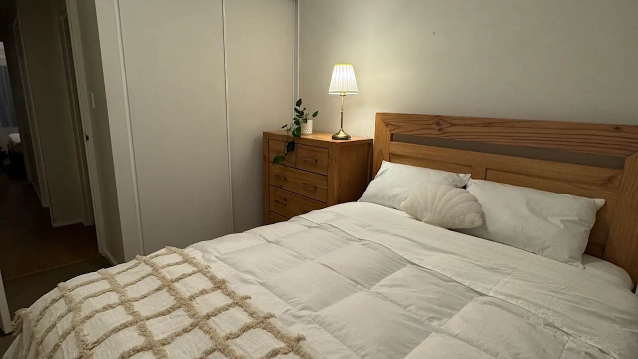 Furnished room in a flatshare