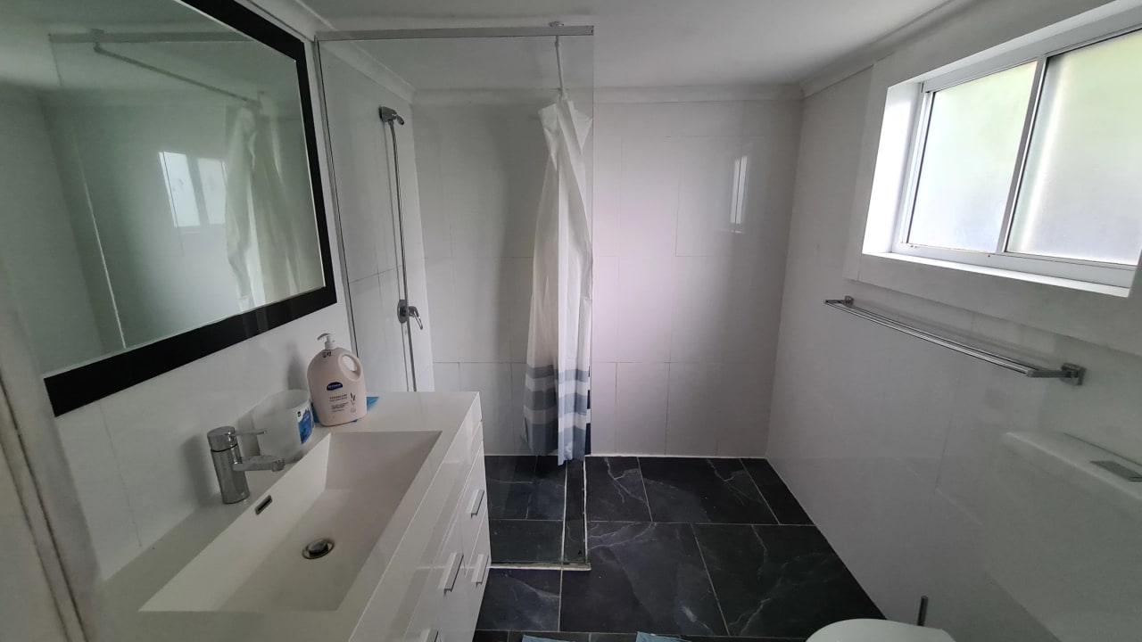 Unfurnished room with own bathroom