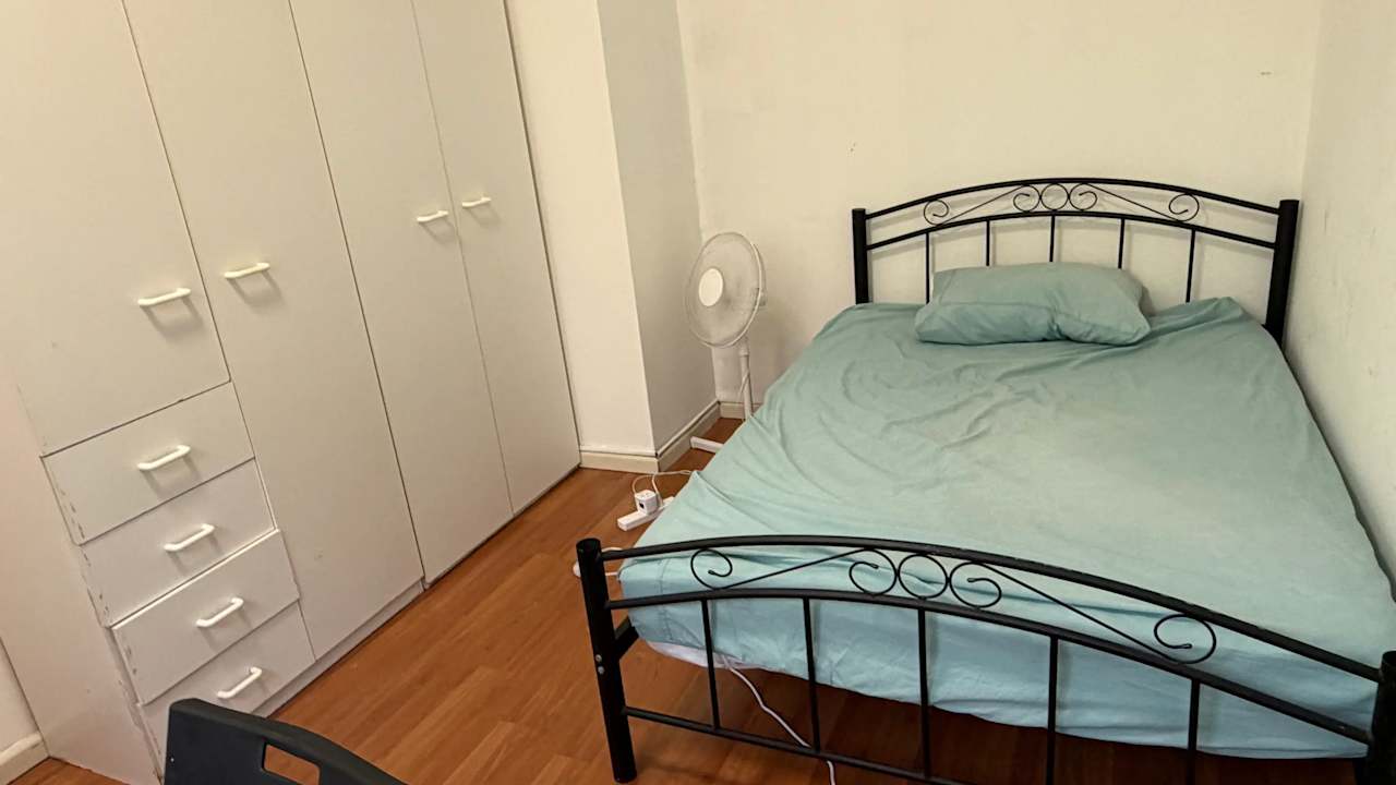 Furnished room in a flatshare