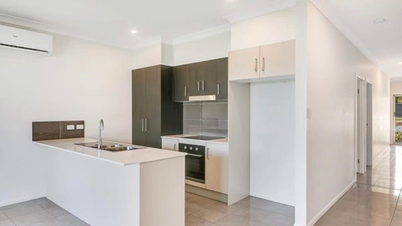 Unfurnished room in a share house