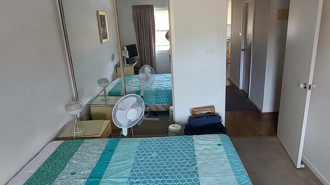 Furnished room in a flatshare